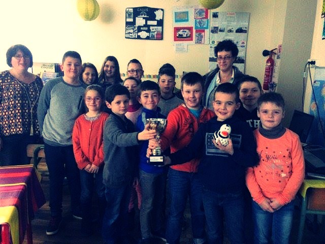 Les élèves ont remporté une coupe dans la catégorie scolaire lors du concours de la Truite du Ridor 